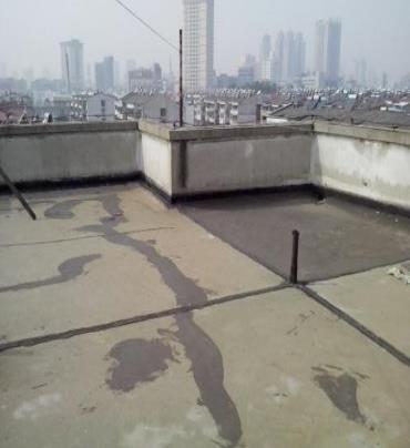 稻城漏水维修 楼顶漏水是什么原因，楼顶漏水维修方法是什么?
