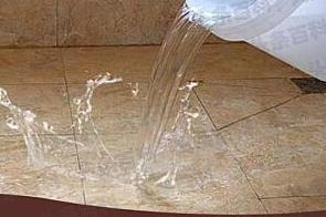 稻城漏水维修 免砸砖防水材料该如何施工