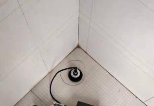 稻城卫生间漏水维修之 loft 夹层储藏室毗邻暗管渗水哪家好，推荐诚匠小爱修缮